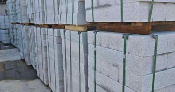 资阳芝麻白路牙石，路侧石