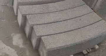 资阳芝麻白弧形路牙石