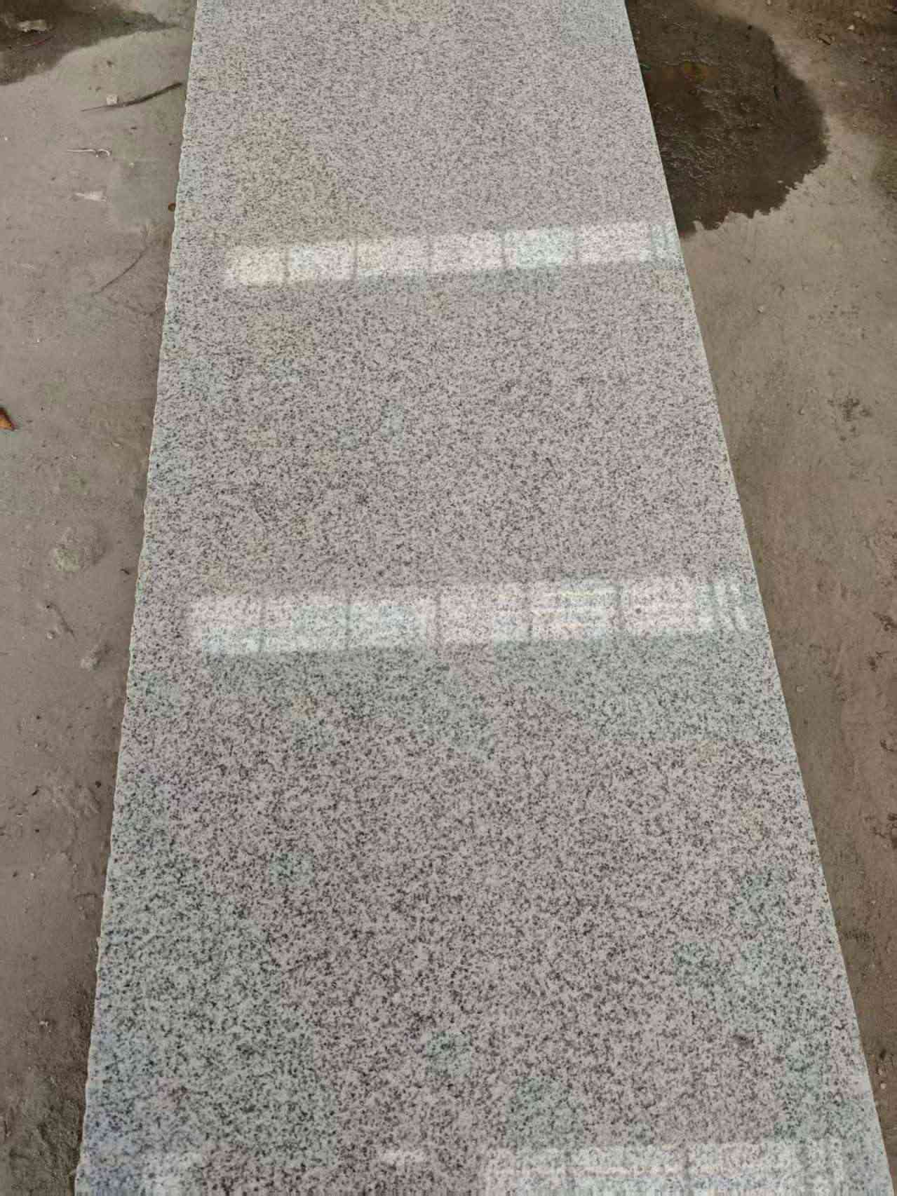 资阳芝麻白光面毛板